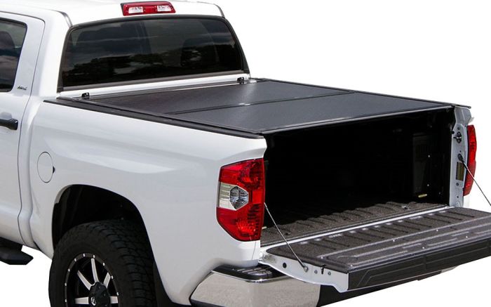 Undercover - Undercover EVO - Tapa plegable para caja Chevrolet Silverado 1500 14-18  5.7"