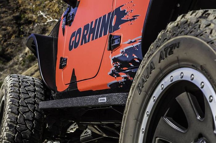 Go Rhino - Estribos RB10 68" Pol para Wrangler JK 07-18 (4 puertas)