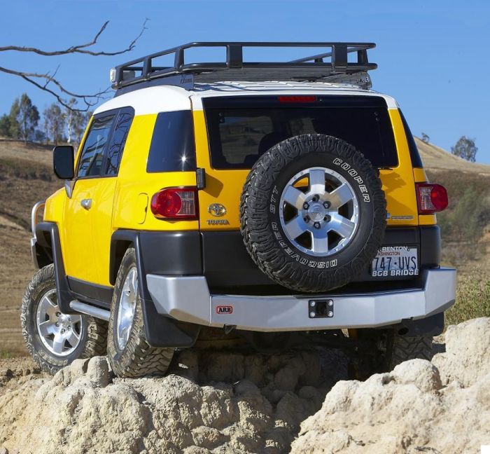 ARB - Defensa Trasera Toyota FJ Cruiser 07-14