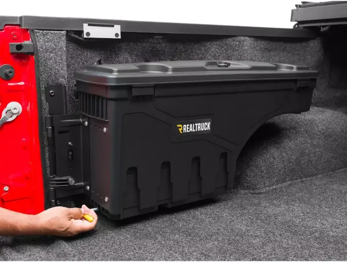 Undercover - Almacenamiento Lateral Swing Case para Tacoma 19 - 22 (Lado Conductor)