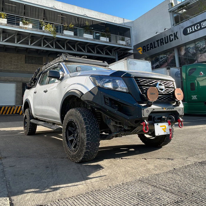 Realtruck - Defensa Delantera Predator Bumper Replacement para NP300 20 - 25