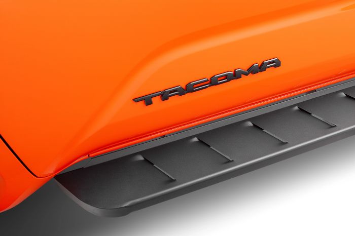 Realtruck - Estribos RB10 Ngo Text de 80" para BYD Shark 24 - 26