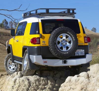 ARB - Defensa Trasera Toyota FJ Cruiser 07-14 - Image 1