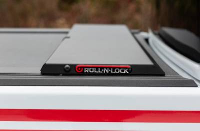 Roll N Lock - Tapa Retráctil Serie M para Gladiator 20-24 5' (Con Trail Rail System) - Image 11