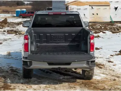 Rugged Liner  - Bedliner Rugged Liner Bajo Riel de 5' 5 Para F-150 / Lobo 21-24 Crew Cab - Image 18