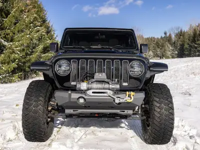 Rugged Ridge - Deflector de Cofre Rugged Ridge para Wrangler JL / Gladiator 18-25 ( 2 y 4 Puertas) - Image 1