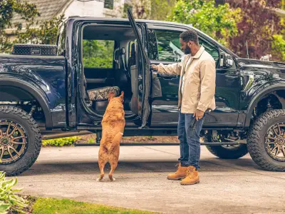 AMP Research - Estribos Electricos Powerstep AMP Plug & Play para Tacoma 24 - 25 - Image 10