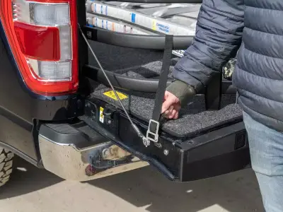 AMP Research - Bed Xtender HD Sport color Negro para Silverado / Sierra 1500 07 - 18 - Image 26